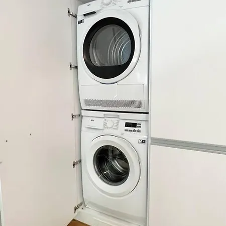 Sunny And Very 2br Flat - Sky8