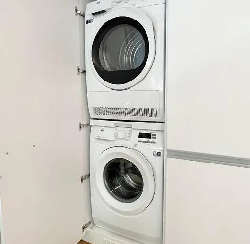 Sunny And Very 2br Flat - Sky8