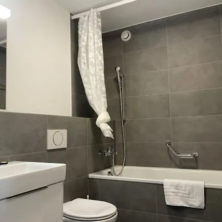 Sunny And Very 2br Flat - Sky8 Цюрих